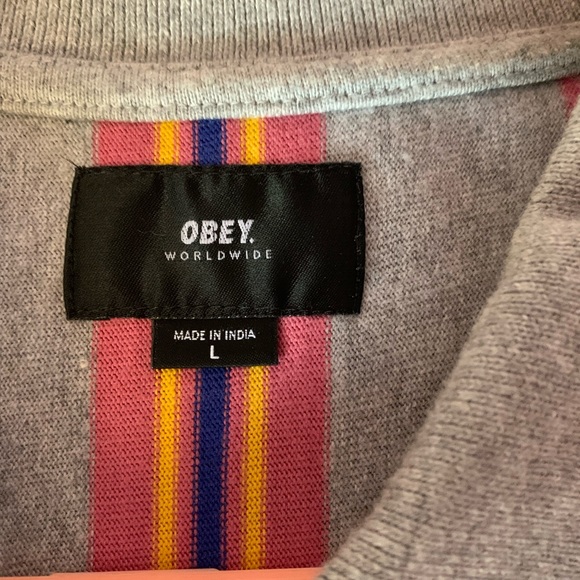 Obey. Size Large. Short sleeve - Picture 2 of 4
